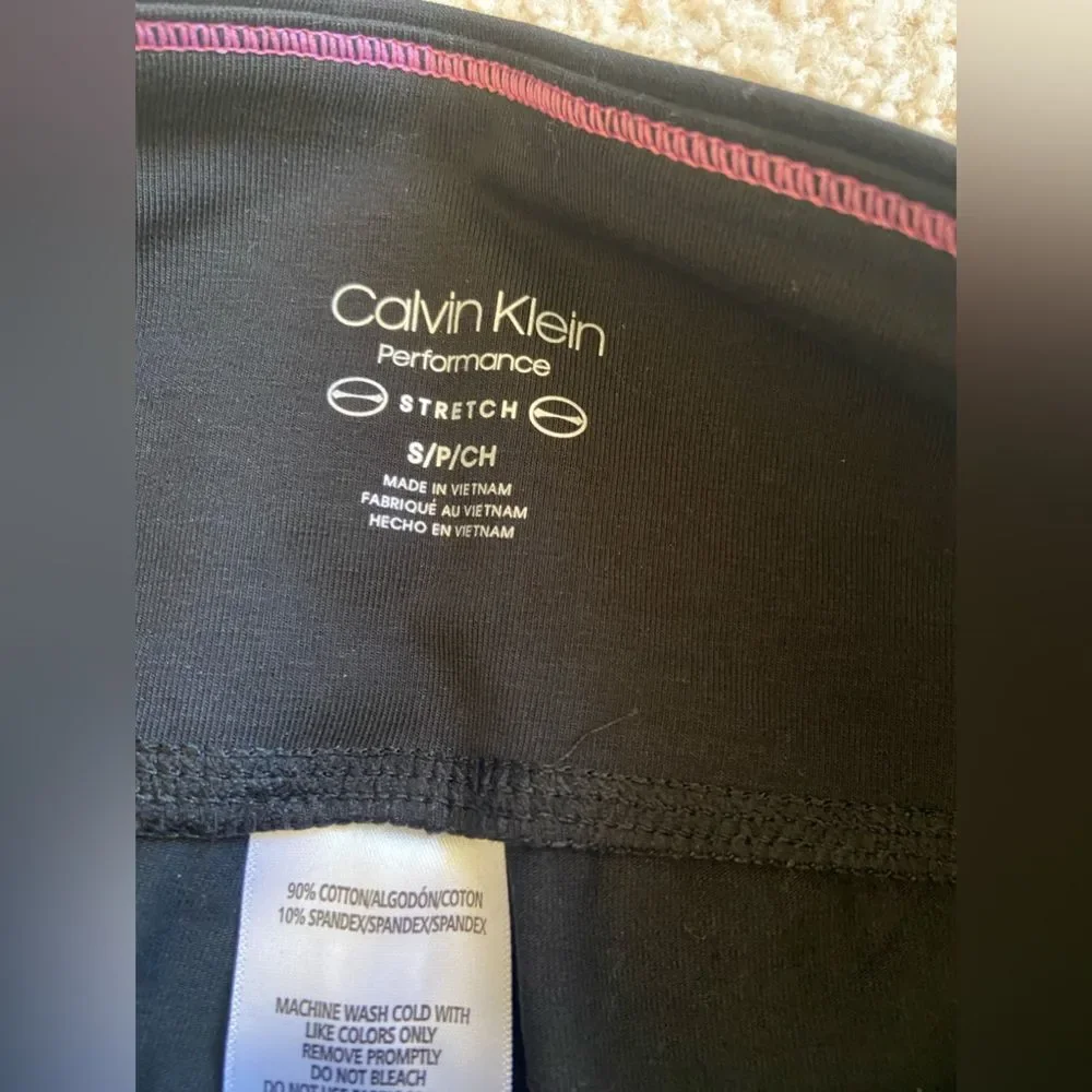 CALVIN KLEIN short black gym shorts size S